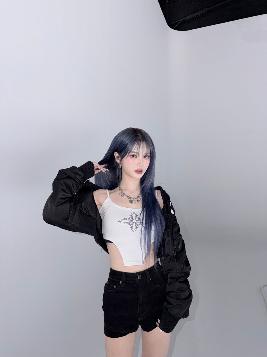 Mayu — 260401 tripleS SNS Update - Mayu HQ Photos | kpopping