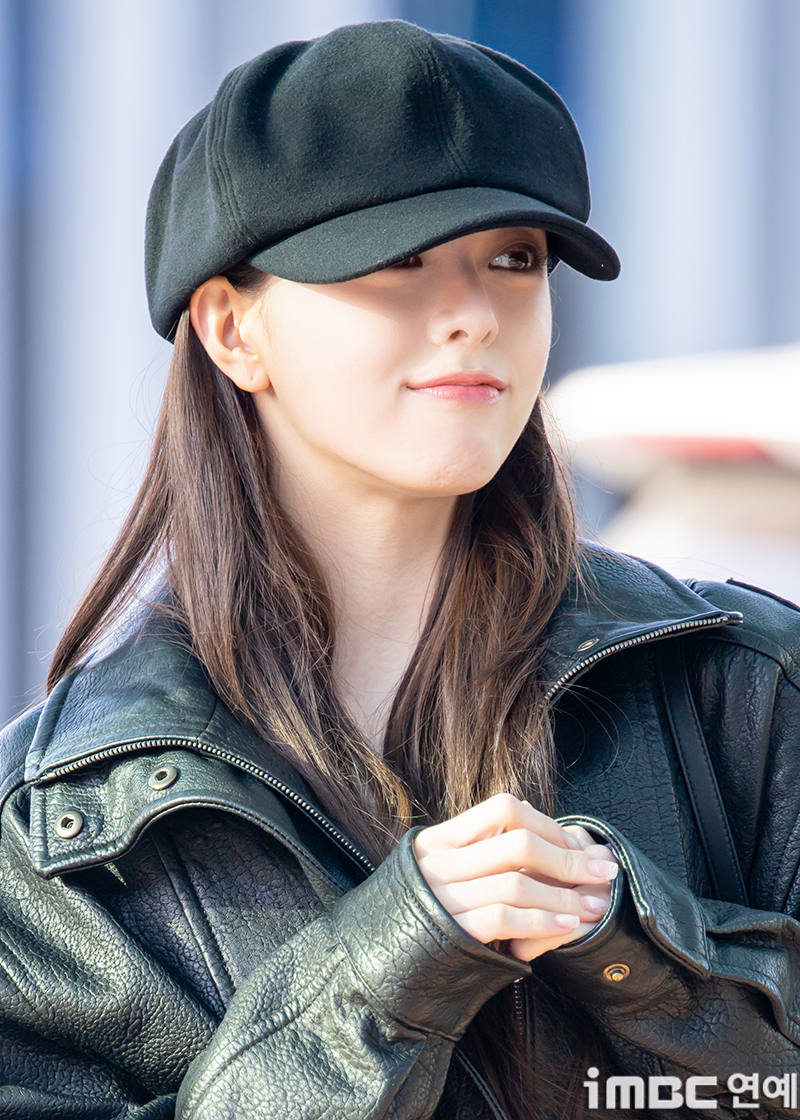 Yuna — 260415 Yuna at ICN Airport HQ Photos | kpopping