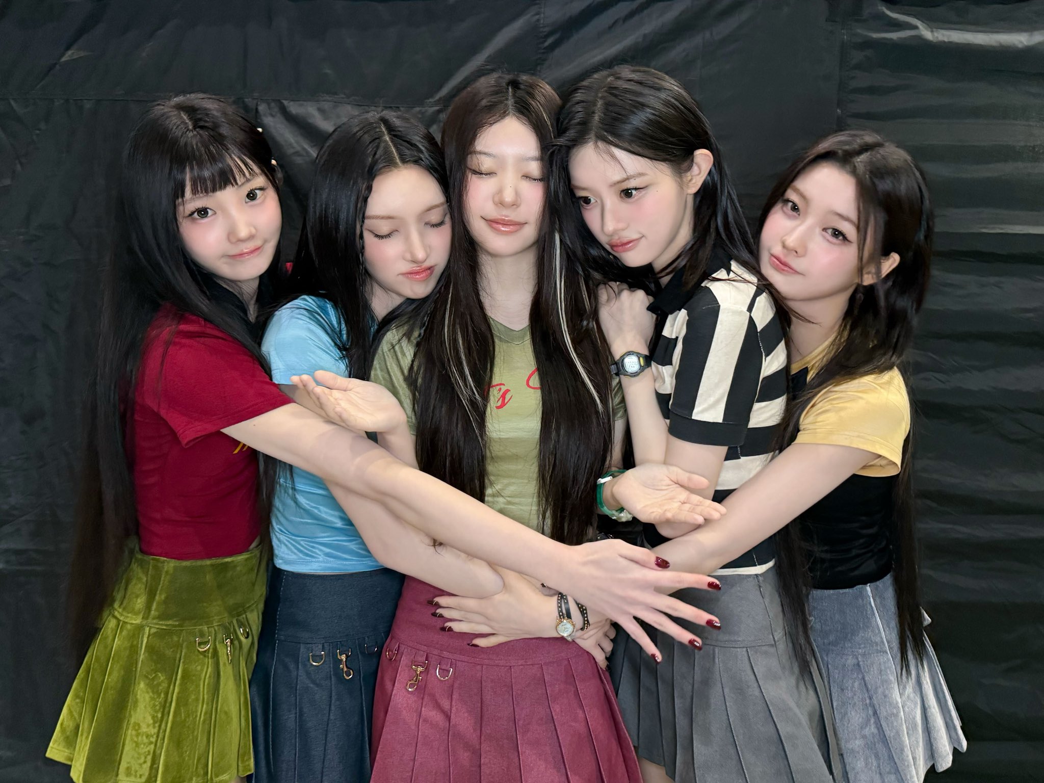 ILLIT まとめ売り ILLIT — 260529 ILLIT Twitter Update HQ Photos | kpopping
