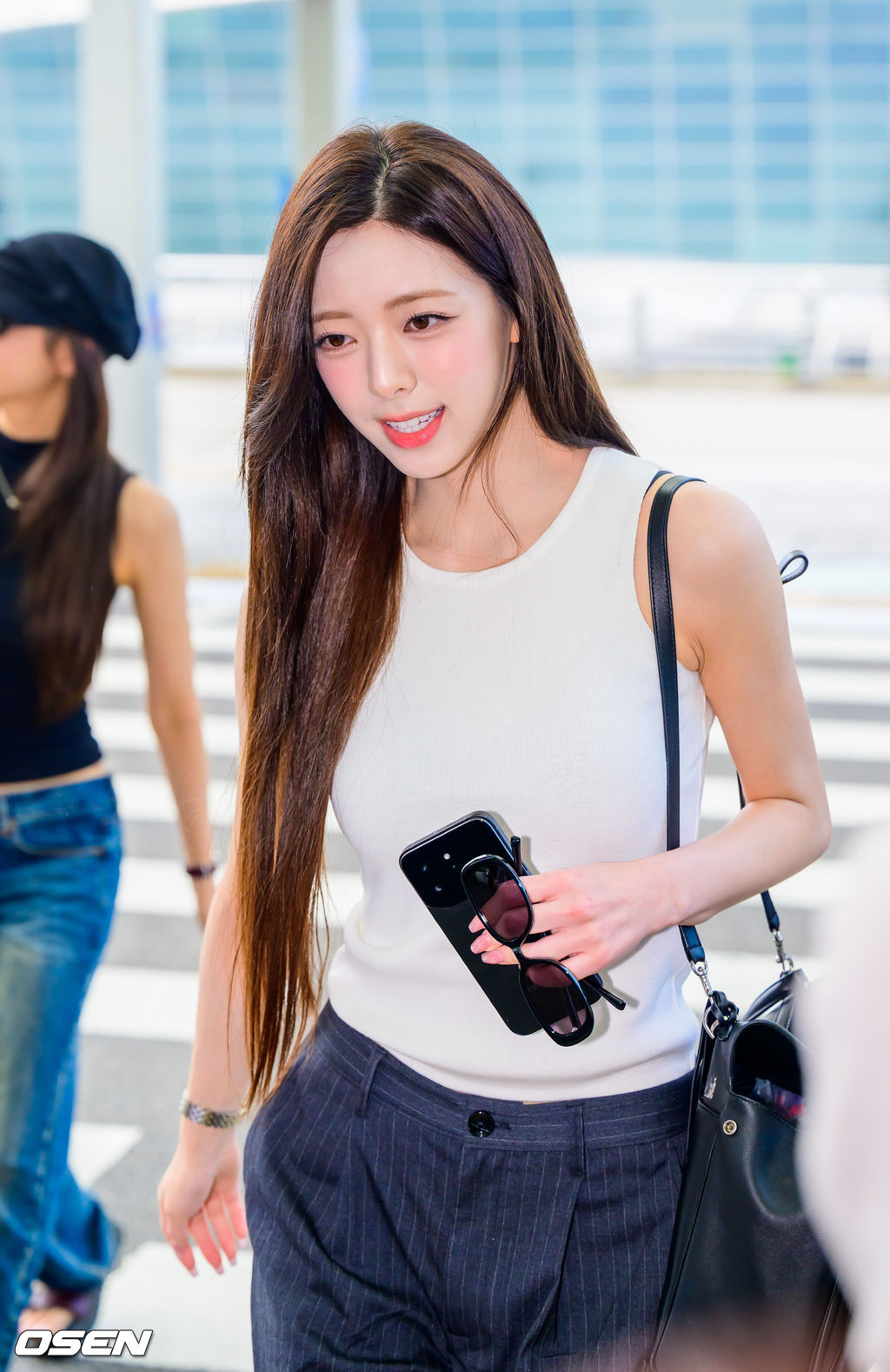 Yuna — 260606 Yuna at ICN Airport HQ Photos | kpopping