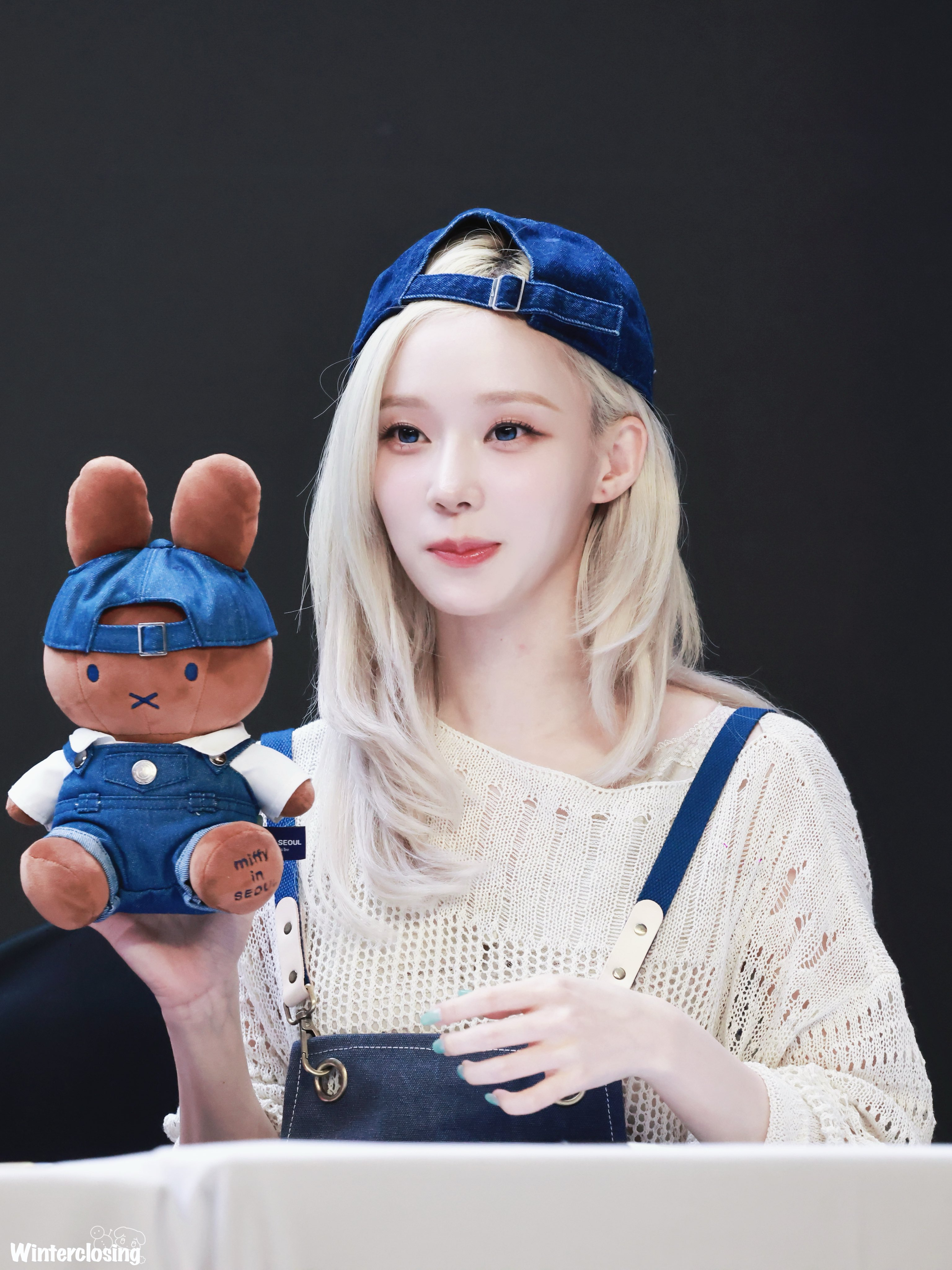 Winter — 260606 Winter at Everline Fansign Event HQ Photos | kpopping