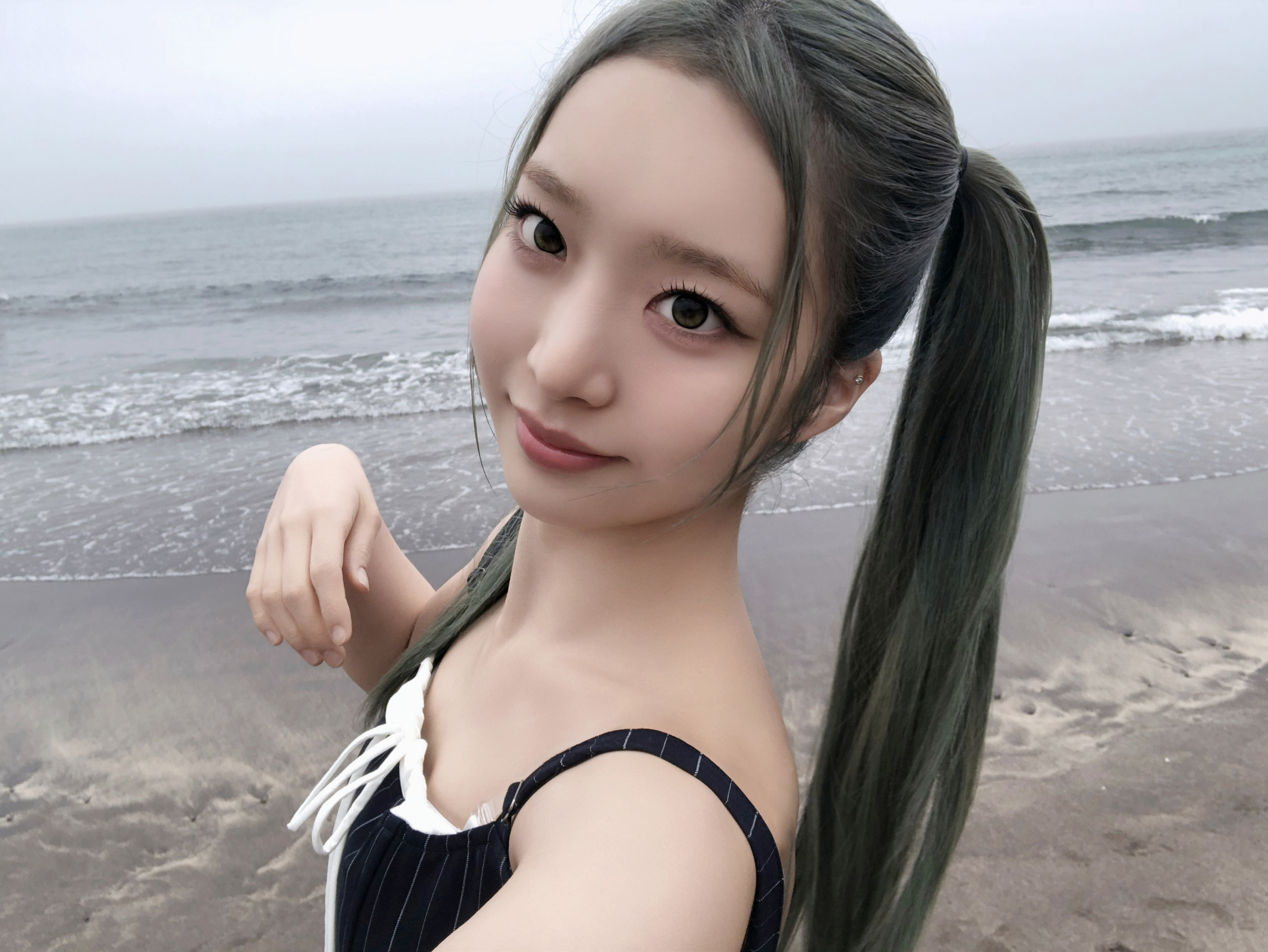 De_Hana — 260610 cosmosy Twitter Update - De_Hana HQ Photos | kpopping