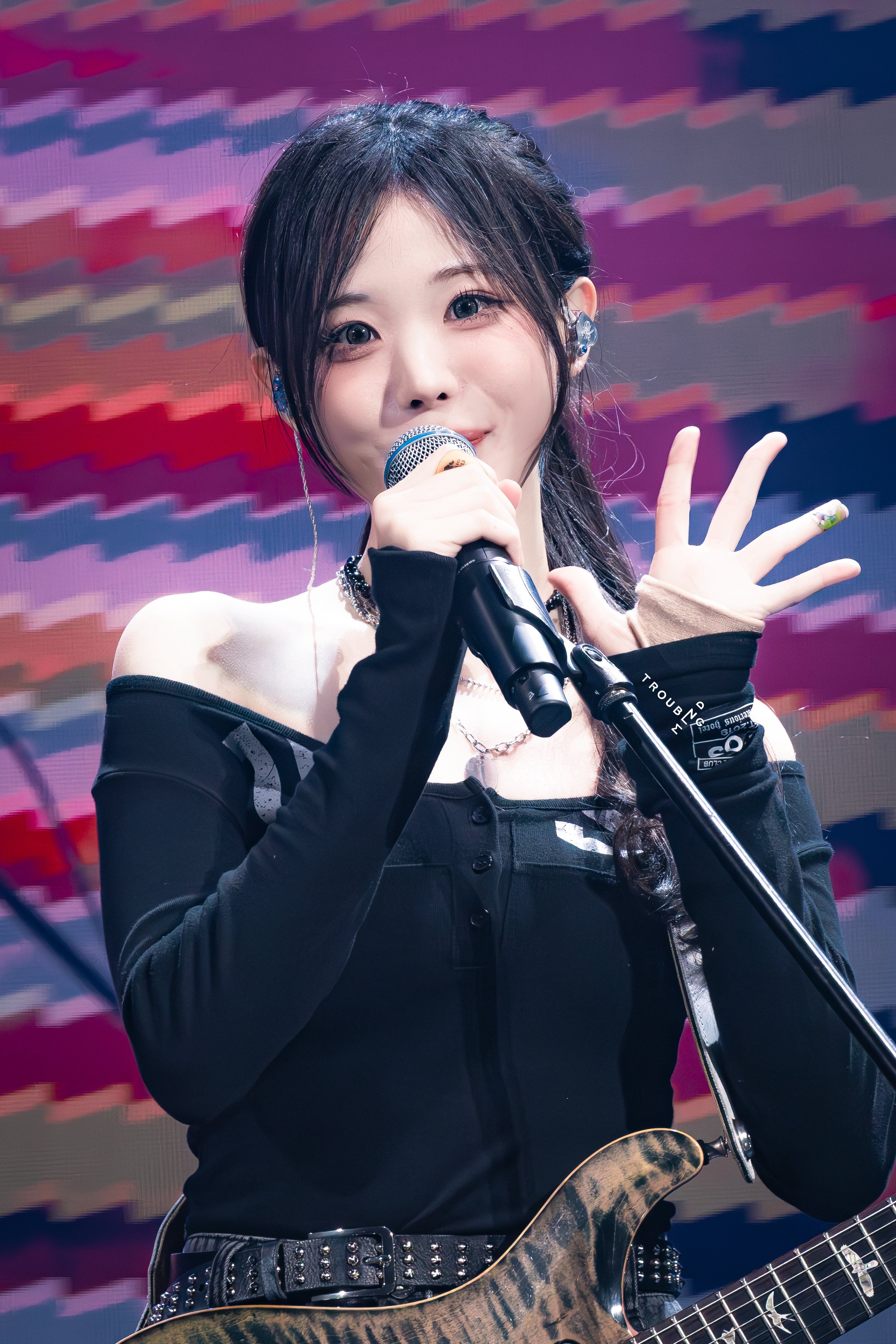 Hina (QWER) — K-pop Idol Profile | kpopping