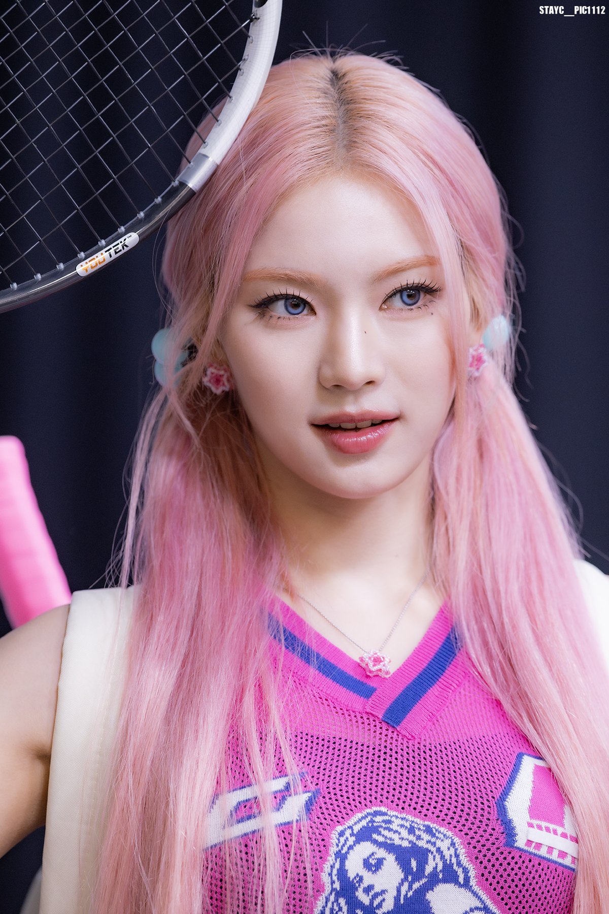 Isa — 260627 ISA - at Fansign Event HQ Photos | kpopping