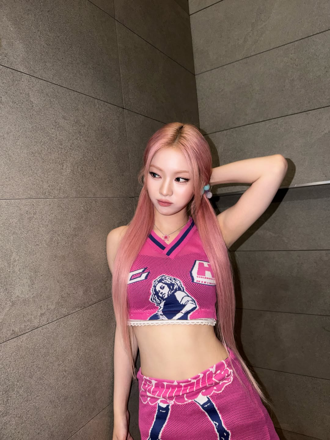 Isa — 260628 Isa Instagram Update HQ Photos | kpopping