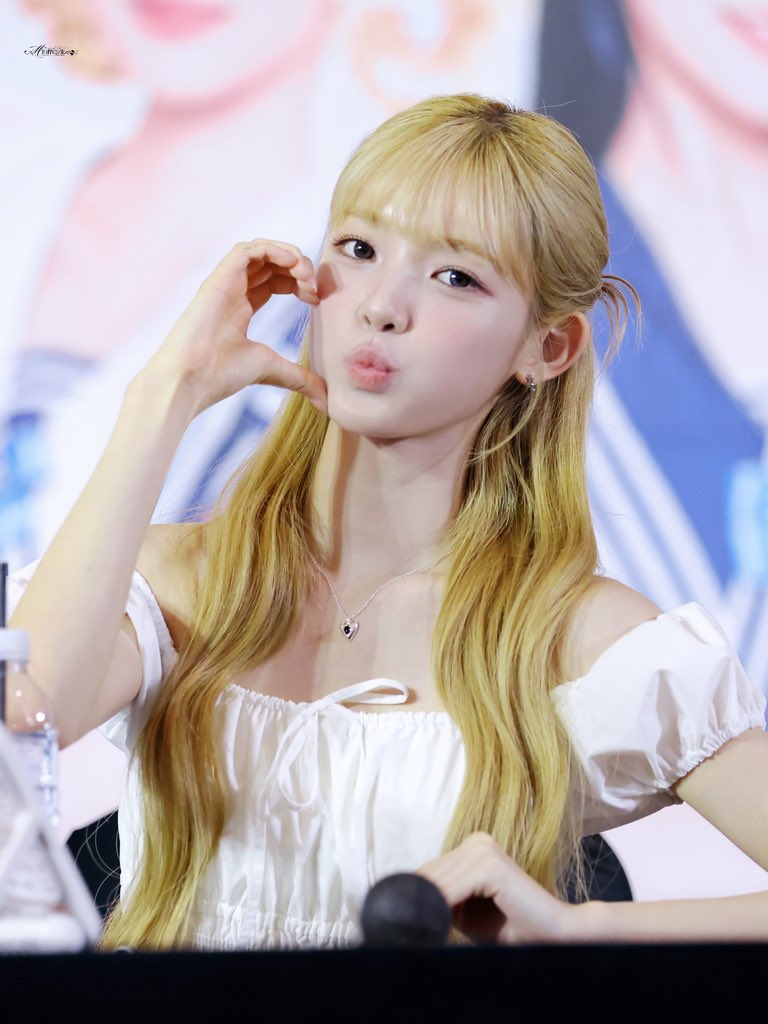 Yuha (Hearts2Hearts) — K-pop Idol Profile | kpopping